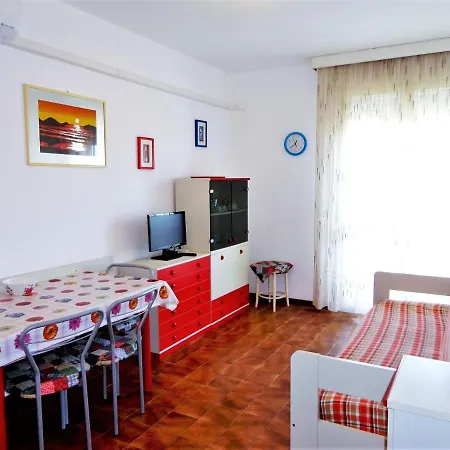 Holiday home Belvilla By Oyo La Zattera 509
